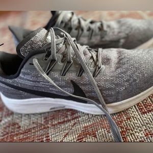 sz 11 nike air zoom pegasus running shoe grey AQ2203-001